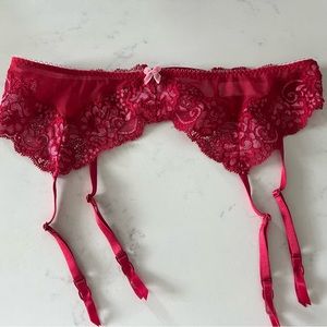 Victoria’s Secret Dream Angels garter belt with adjustable straps